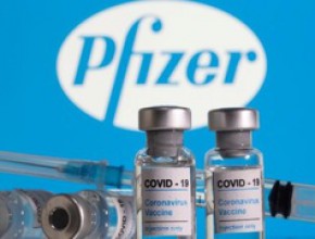 Đại diện Pfizer: 'Không có nguồn vaccine tư nhân nào là hợp pháp'